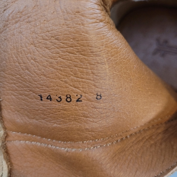 Frye Natalie Double Zip Low Heel Sand Nubuck Leather Bootie - Size 7.5 B - Picture 13 of 16